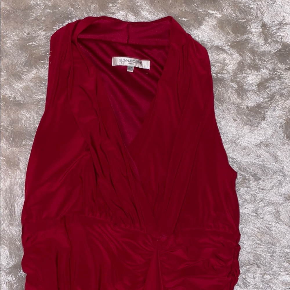 Red dress - Picture 2 of 4